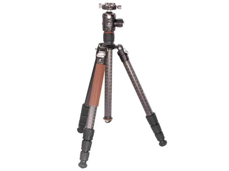 Штатив трипод  Leofoto  LN-324CT+NB-46 CARBON с головой (размер в собранном виде 540 мм,макс.высота 1800 мм,мин.240 мм, вес 2,80 кг. резьба 3/8) максимальная нагрузка 20кг)